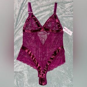 NWT 1X Ooh La La Cheri magenta teddy lace & velvet